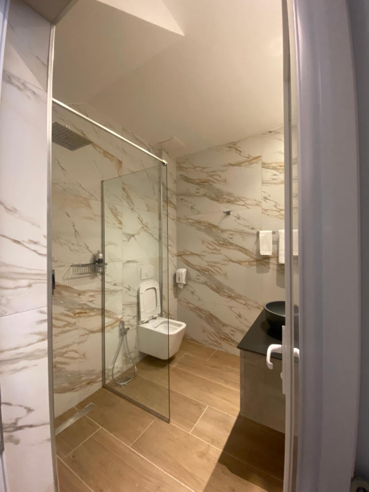 Tirana Central Rooms ภายนอก รูปภาพ