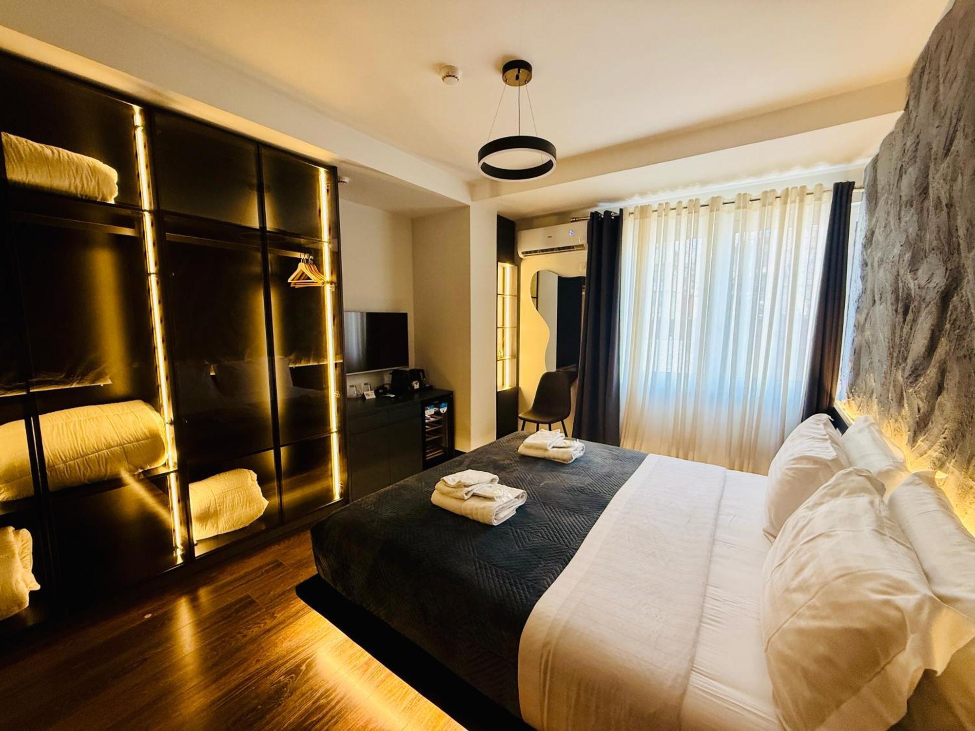 Tirana Central Rooms ภายนอก รูปภาพ